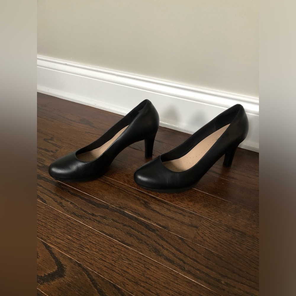Clarks Women’s 8 Black Ambyr Joy High-Heeled (3.25”) Comfort Leather Pumps EUC! - Picture 4 of 12